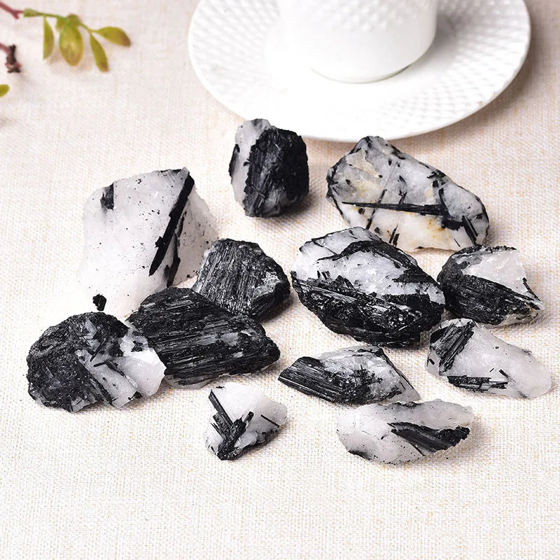 1PC Natural Black Tourmaline Crystal Natural Quartz Raw Crystals Rock Mineral Specimen Energy Healing Stone Home Decoration