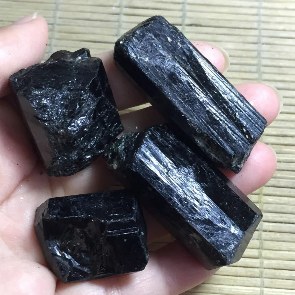 3pcs Raw Black Tourmaline Mineral Specimen Chakra Crystals and stones Metaphysical air cleaning for healing stone 30-40mm